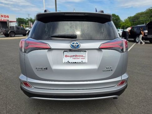 Used 2017 Toyota RAV4 XLE w/ Convenience Package AWD/4WD image 6