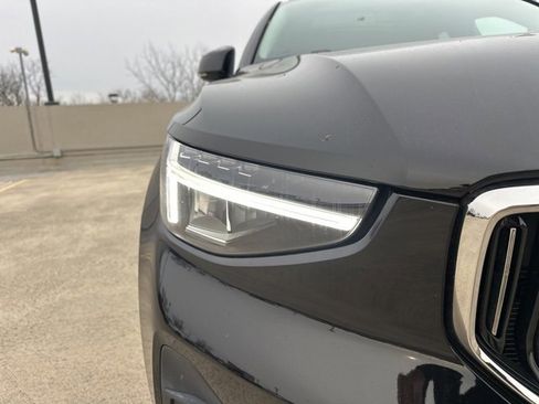 Certified 2025 Volvo XC40 B5 Core image 12