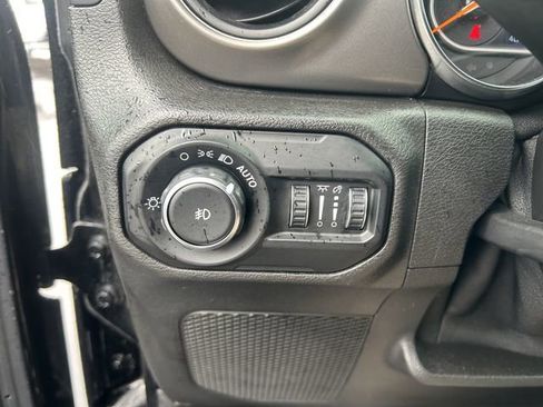 Used 2021 Jeep Wrangler Unlimited Sport image 28