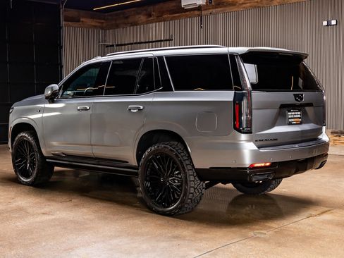 Used 2025 Cadillac Escalade Sport Platinum w/ LPO, ONYX Package AWD/4WD image 7