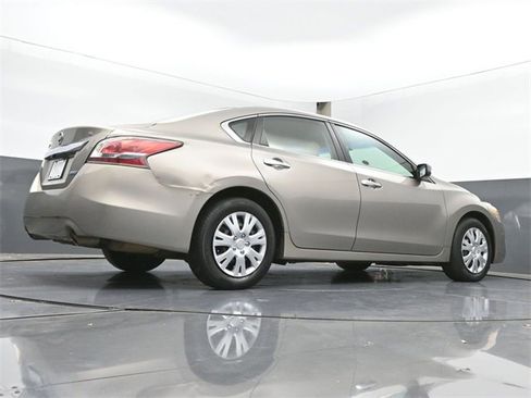 Used 2014 Nissan Altima 2.5 S image 30