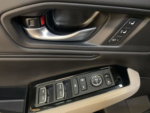 Used 2025 Honda Accord Touring image 12