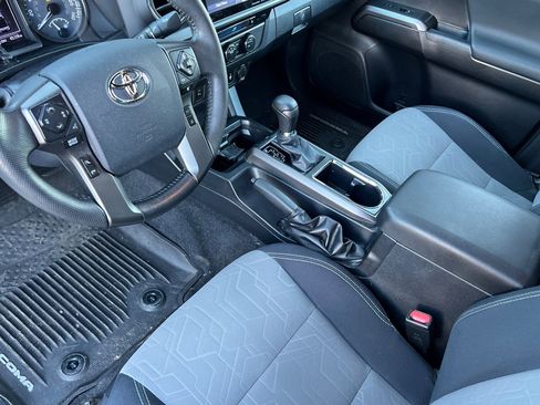 Used 2020 Toyota Tacoma image 7