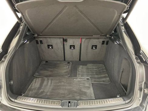 Used 2023 Porsche Macan AWD/4WD image 17