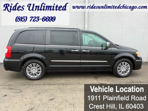Used 2015 Chrysler Town & Country Touring-L w/ Driver Convenience Group FWD image 7