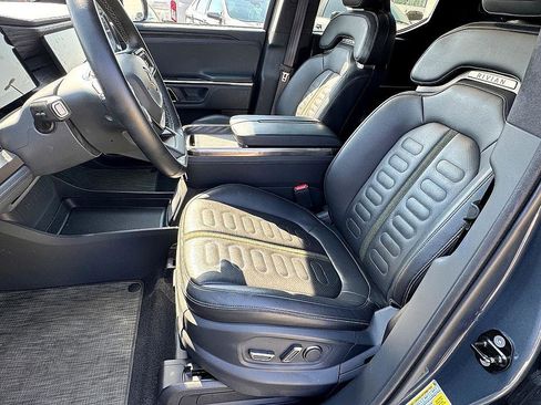 Used 2022 Rivian R1T Launch Edition image 18