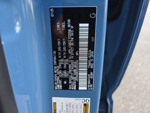 Used 2025 Toyota 4Runner SR5 AWD/4WD image 34