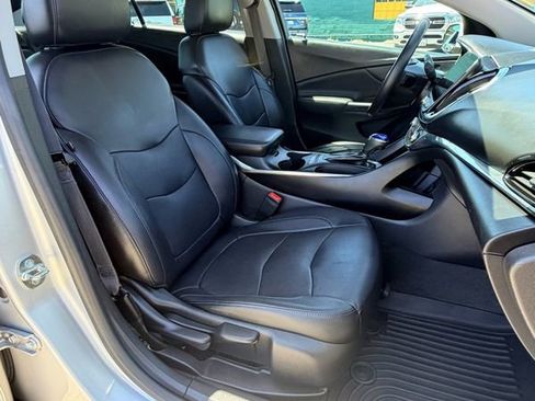 Used 2016 Chevrolet Volt Premier w/ Driver Confidence Package FWD image 24