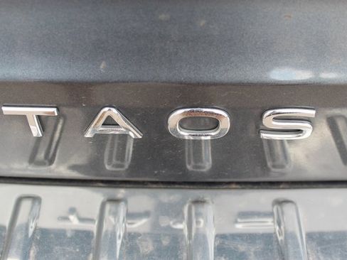 Used 2022 Volkswagen Taos SE w/ Panoramic Sunroof Package image 24