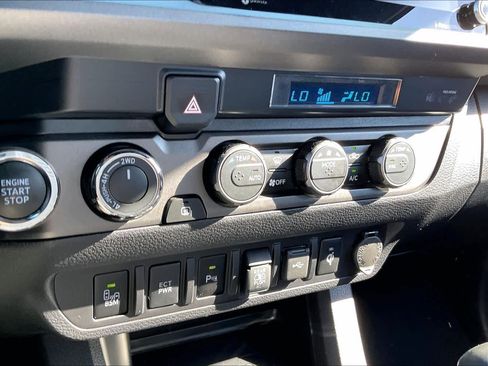 Used 2023 Toyota Tacoma TRD Off-Road image 33