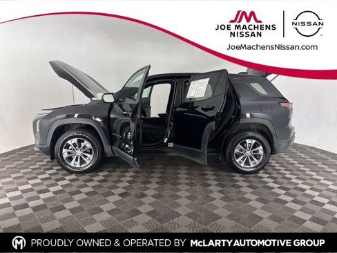 Used 2025 Chevrolet Equinox LT image 9