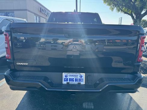 Used 2025 RAM 1500 Big Horn AWD/4WD image 3