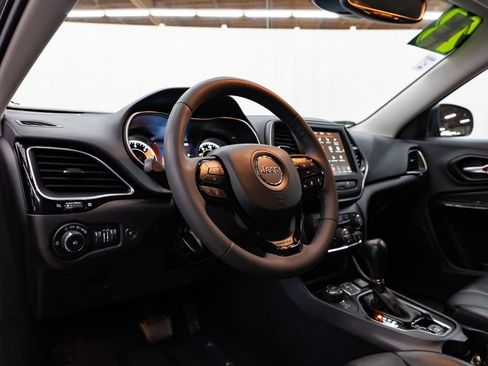 Used 2023 Jeep Cherokee Altitude Lux w/ Mopar Interior Package AWD/4WD image 24