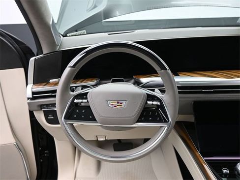 Certified 2025 Cadillac Escalade Premium Luxury Platinum w/ LPO, Floor Liner Package image 29