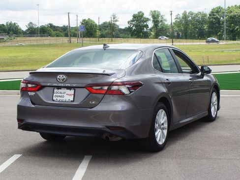 Used 2022 Toyota Camry LE FWD image 17