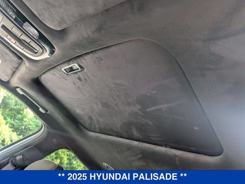 Used 2025 Hyundai Palisade Calligraphy AWD/4WD image 17
