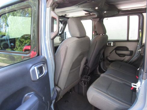 Used 2024 Jeep Wrangler Unlimited Sport AWD/4WD image 15