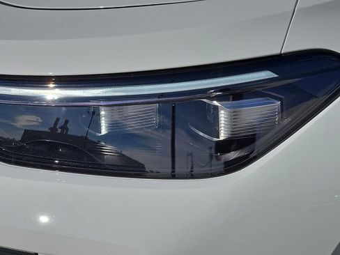 New 2026 Volkswagen Tiguan SE image 7