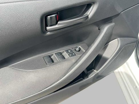 Used 2022 Toyota Corolla LE image 14