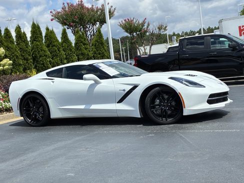 Used 2019 Chevrolet Corvette Stingray Coupe w/ 1LT RWD image 3
