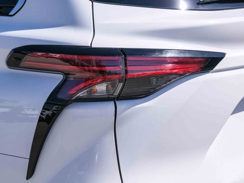 Certified 2023 Toyota Sienna XSE w/ XSE Plus Package FWD image 7