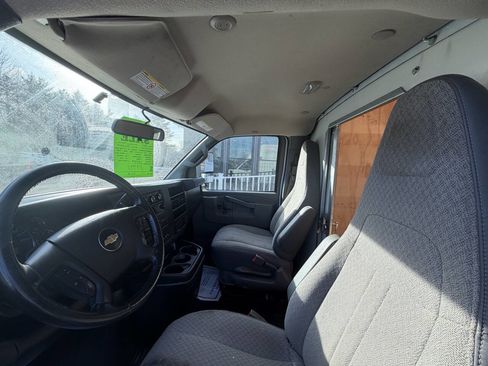 Used 2020 Chevrolet Express 3500 w/ Power Convenience Package image 9