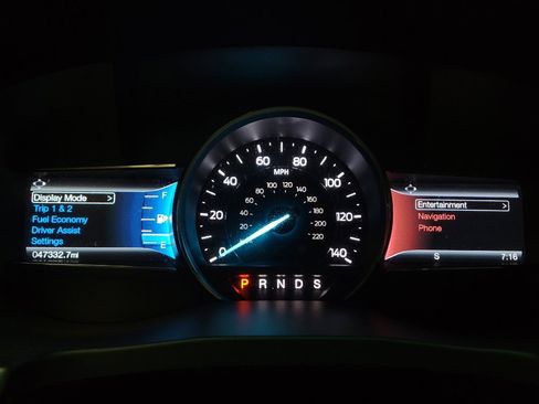 Used 2016 Ford Explorer XLT w/ Equipment Group 201A FWD image 23