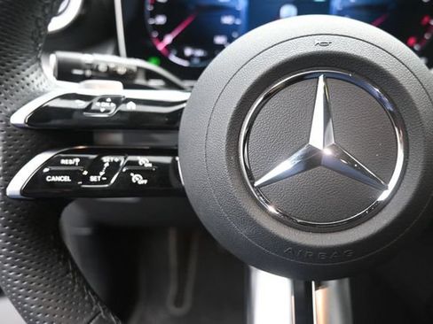 Used 2026 Mercedes-Benz GLC 300 image 15