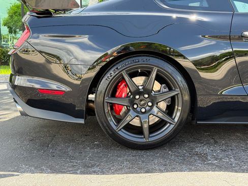 Used 2022 Ford Mustang Shelby GT500 w/ Carbon Fiber Track Pack RWD image 4