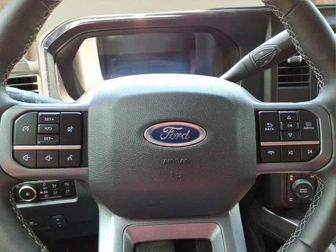 Used 2025 Ford F250 Lariat w/ Black Appearance Package AWD/4WD image 12