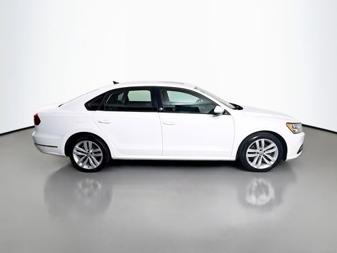Used 2019 Volkswagen Passat 2.0T Wolfsburg w/ Wheels & Sunroof Package image 11