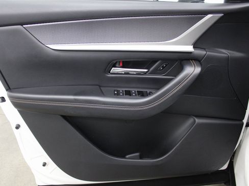 Used 2024 MAZDA CX-90 Plug-In Hybrid w/ Premium Pkg image 12