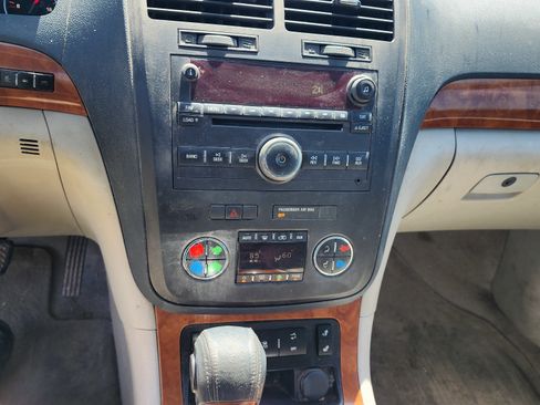 Used 2008 Saturn Outlook XR w/ Premium Trim Package AWD/4WD image 10