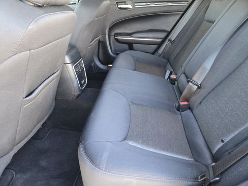 Used 2023 Chrysler 300 Touring w/ Sport Appearance Package image 28