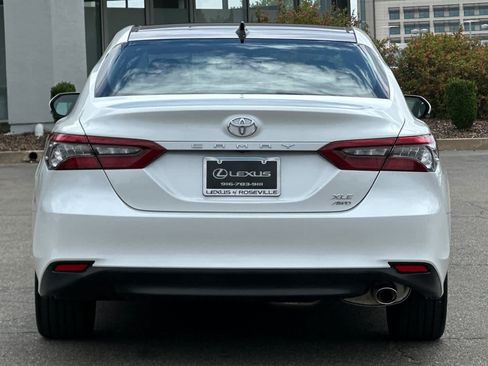 Used 2022 Toyota Camry XLE w/ Navigation Upgrade Package AWD/4WD image 8