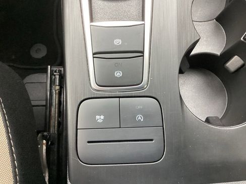 Used 2022 Ford Escape SE w/ SE Sport Appearance Package image 54