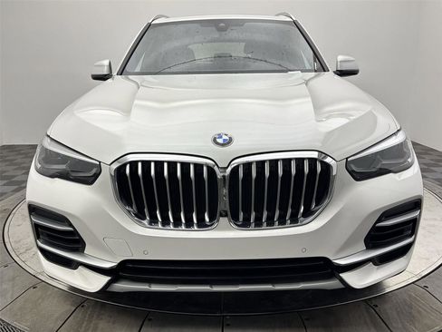 Used 2022 BMW X5 xDrive40i w/ Parking Assistance Package image 14