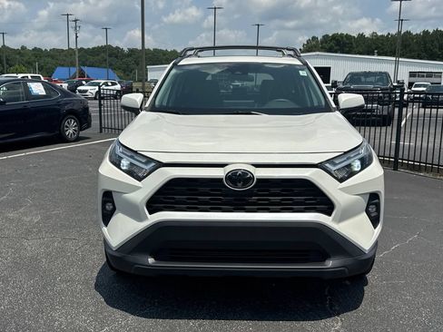 Used 2022 Toyota RAV4 XLE Premium FWD image 3