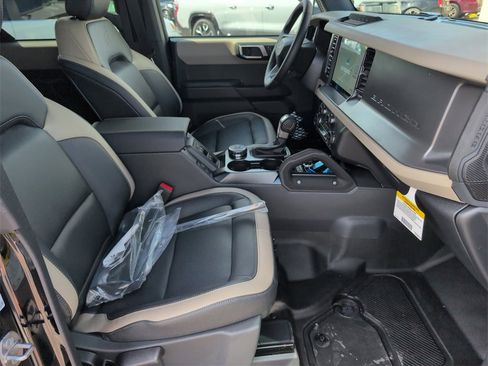 New 2025 Ford Bronco Big Bend w/ Black Diamond Package image 32