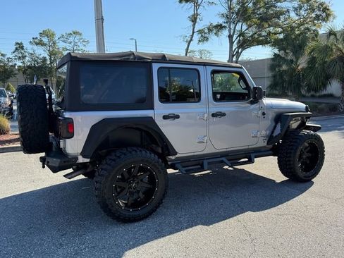 Used 2018 Jeep Wrangler Unlimited Sport S image 10