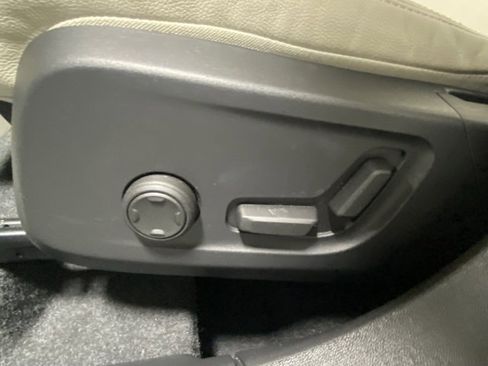 Certified 2023 Volvo XC40 B5 Plus w/ Driver Assist Package image 12