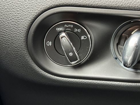 New 2025 Porsche Macan image 34