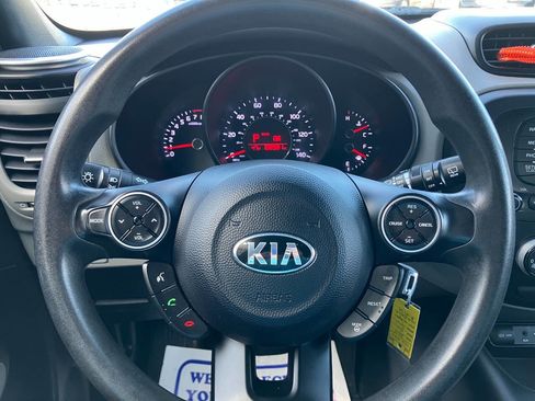 Used 2015 Kia Soul + image 17