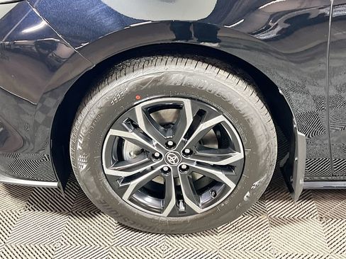 New 2026 Toyota Sienna Platinum AWD/4WD image 25