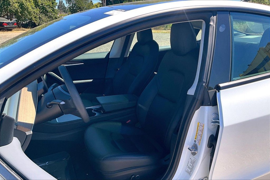 Used 2021 Tesla Model 3 Standard Range Plus RWD image 9