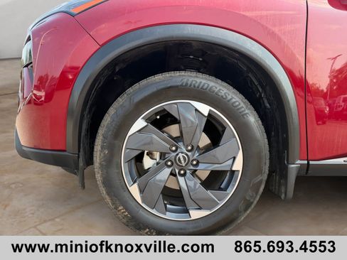 Used 2025 Nissan Rogue SV w/ SV Premium Package AWD/4WD image 9