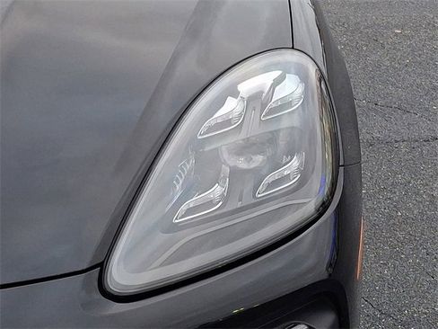 Used 2022 Porsche Cayenne S image 9