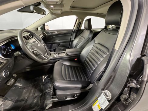 Used 2020 Ford Fusion SEL FWD image 21