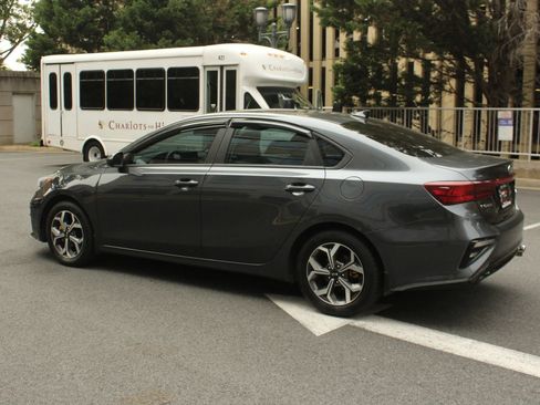 Used 2020 Kia Forte LXS FWD image 9