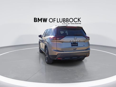 Used 2025 Nissan Rogue SL w/ SL Premium Package image 7